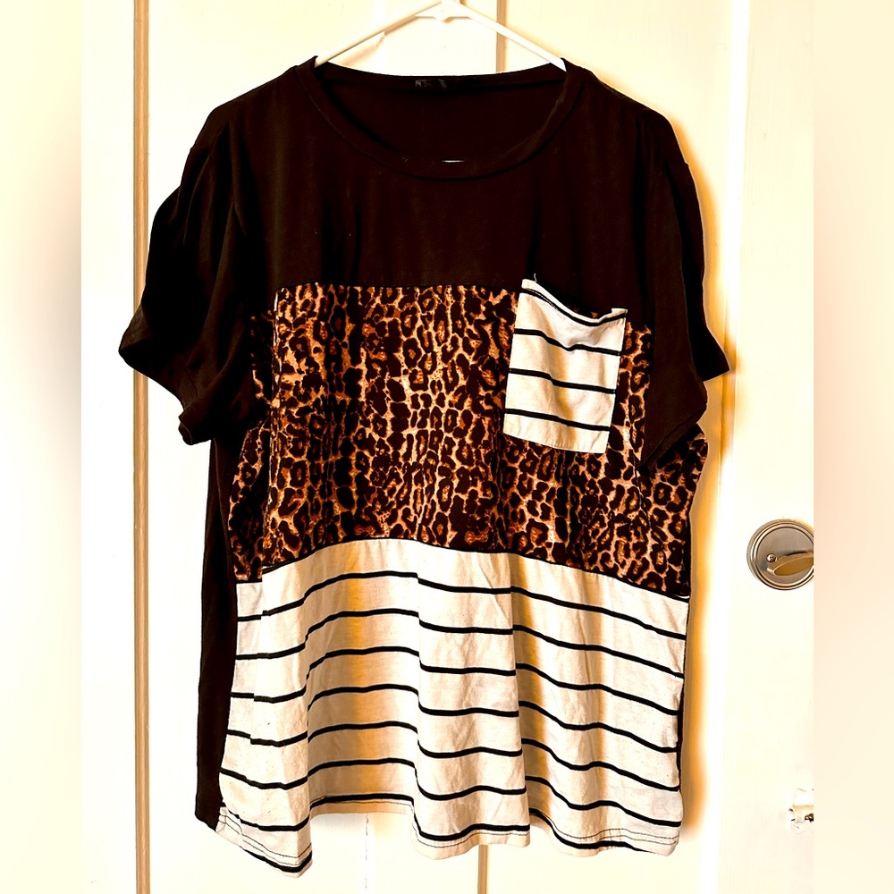 EMERY ROSE leopard strip block top.